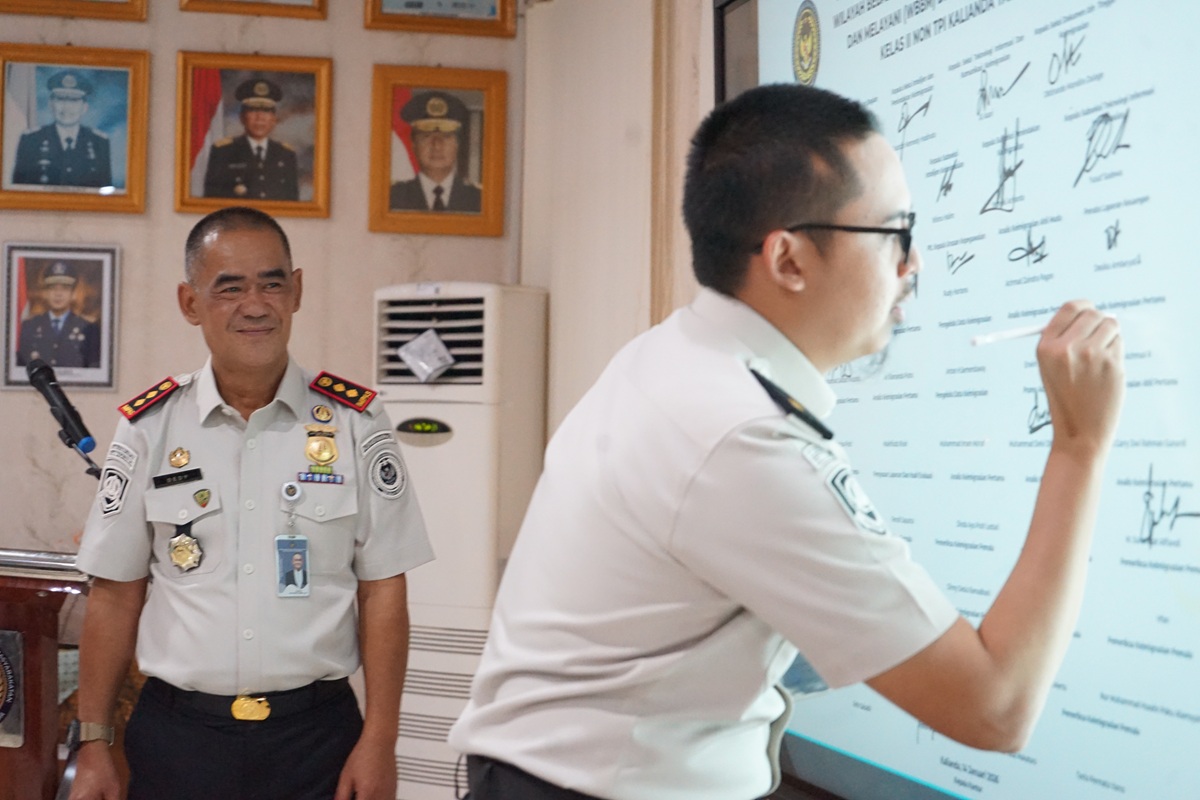 Pencanangan Zona Integritas Menuju WBK/WBBM dan Penandatanganan Komitmen Bersama Kantor Imigrasi Kelas II Non TPI Kalianda